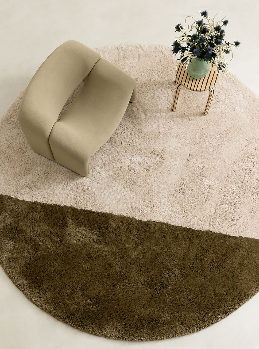 A Round Rug Designer Rug Collection JOV Halcyon Lake